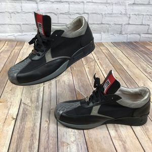 mauri alligator sneakers